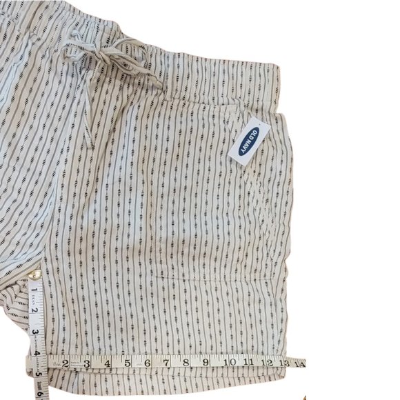 NWT- Old Navy- High Rise Cotton Twill White & Black Patterned Shorts, SZ Large - Picture 12 of 14